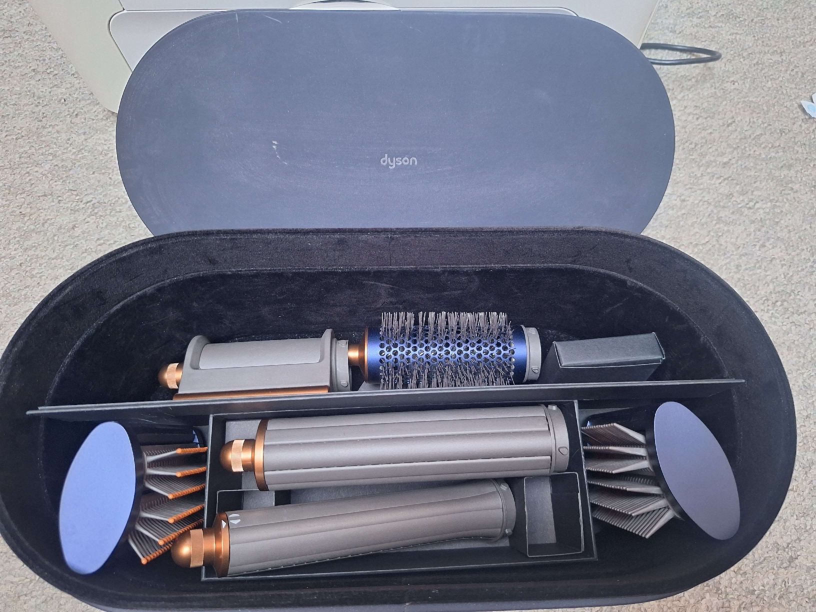Dyson Asciugacapelli: Dyson Airwrap Coiffure styler accessoire set boîte – Usato da Tannay venduto da v1n1p00h