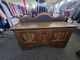 Alte Truhe / Bank mit Stauraum, Bauernmalerei, Vintage!