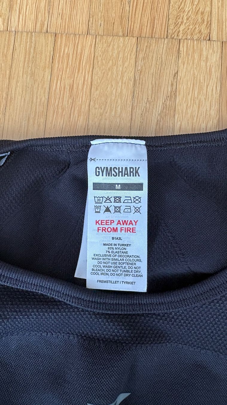 Gymshark Top: Gymshark Top – Usato da Thalwil venduto da Corinne7 2
