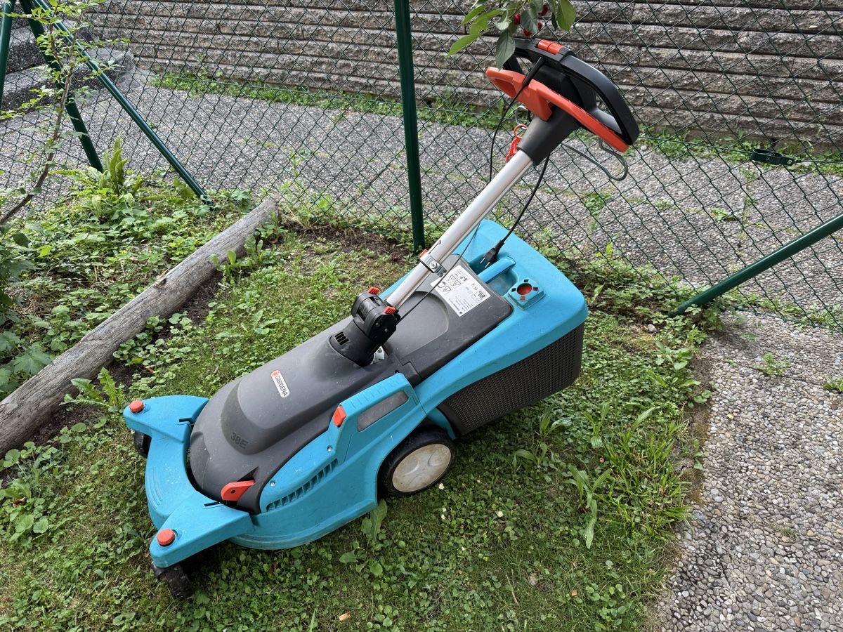 Gardena Rasenmäher: Tondeuse électrique Gardena  – Gebraucht aus Le Landeron von AlessioU
