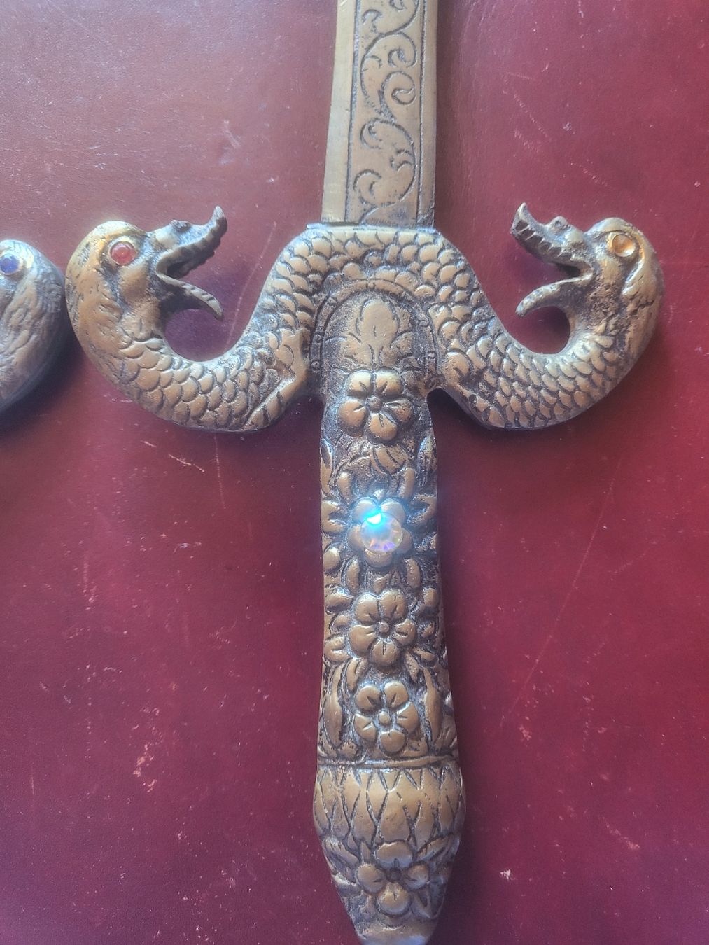 Tutte le decorazioni: 2 dekorative Schwerte aus Messing mit Gravur – Usato da Untersiggenthal venduto da vonberner 2