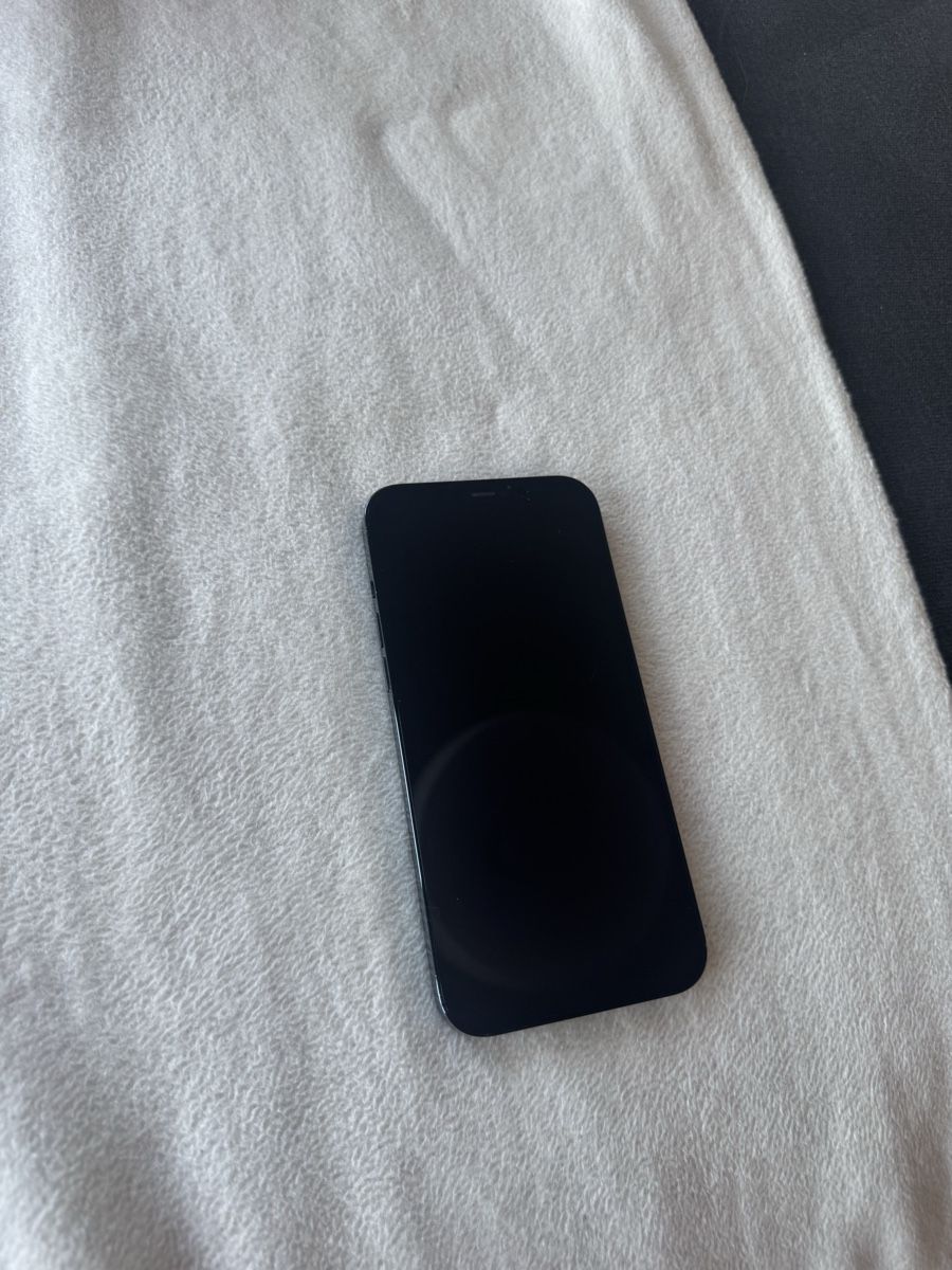 Apple Portables: iPhone 12 Pro Max  – D'occasion à Kilchberg ZH par fer_6pzx 6