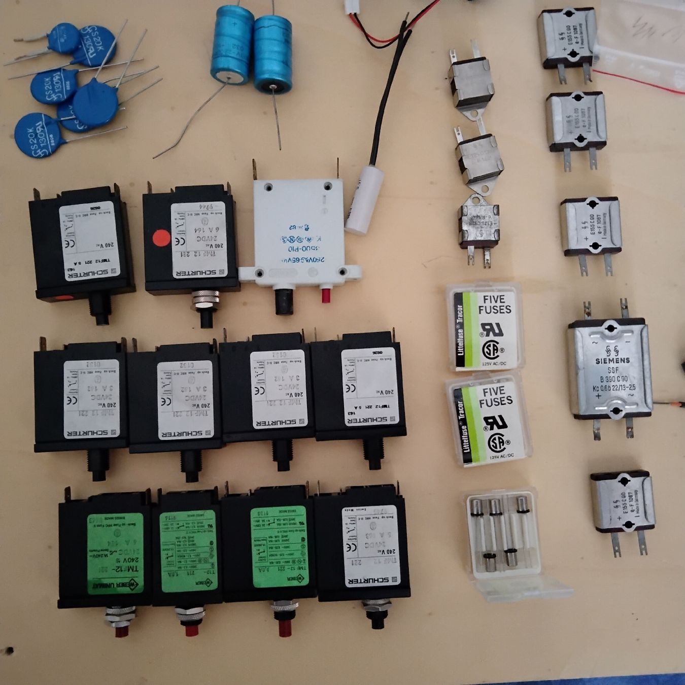 Componenti elettronici: 1Lot Diverses Elektromaterial – Nuovo (secondo la descrizione) da Bad Ragaz venduto da Pizalun 6
