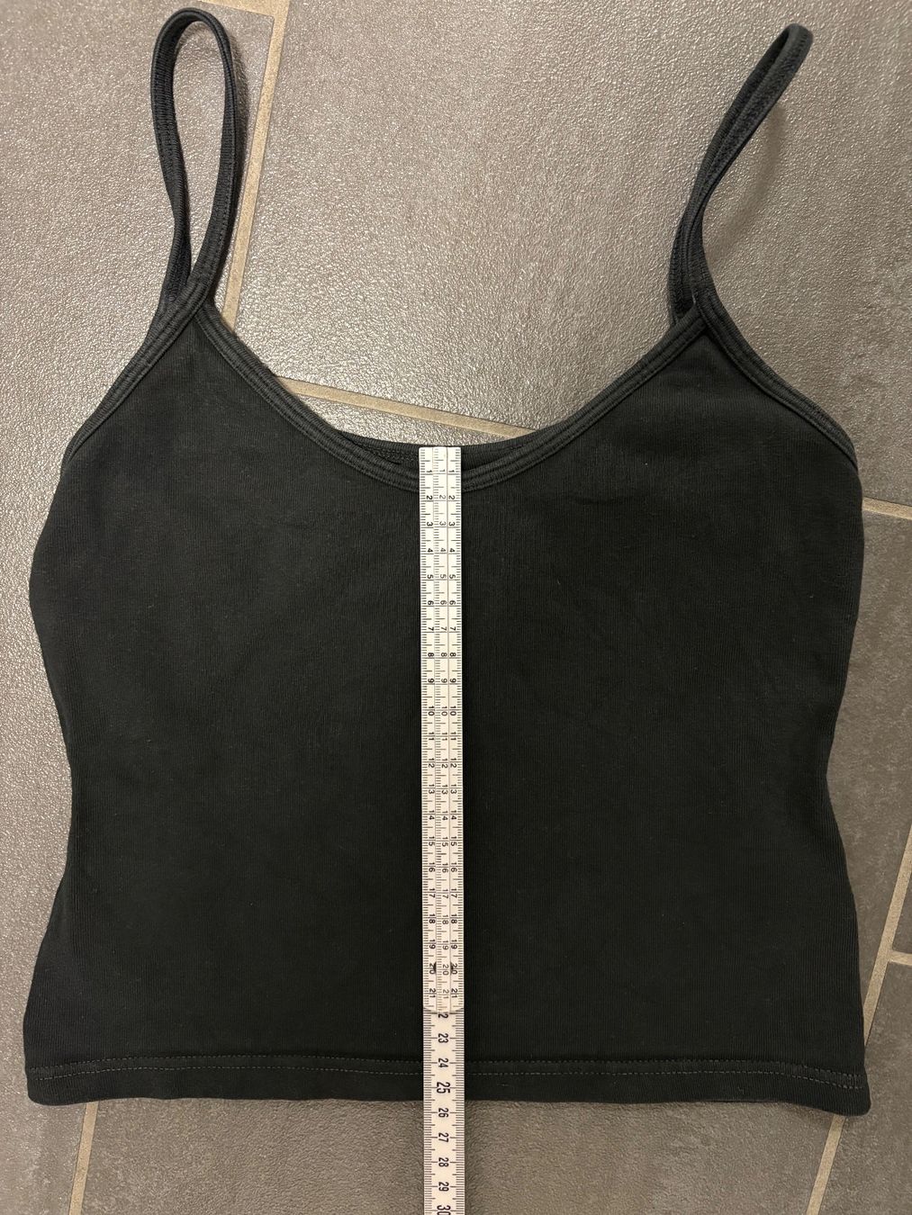 Brandy Melville Top: Brandy Melville Top mit BH – Usato da Rümlang venduto da svent 4