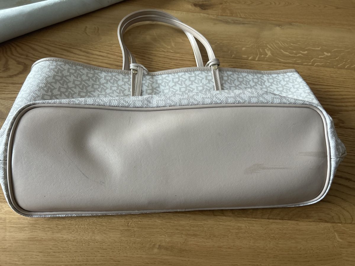 DKNY Taschen für Damen: Geräumige DKNY Shopper Tasche – Gebraucht aus Brunnen von lor_mgw5 1