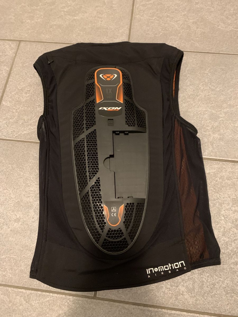 Ixon Protezioni & Imbottiture: Ixon Airbag Motorradweste U03 – Usato da Sumiswald venduto da tanscha. 1