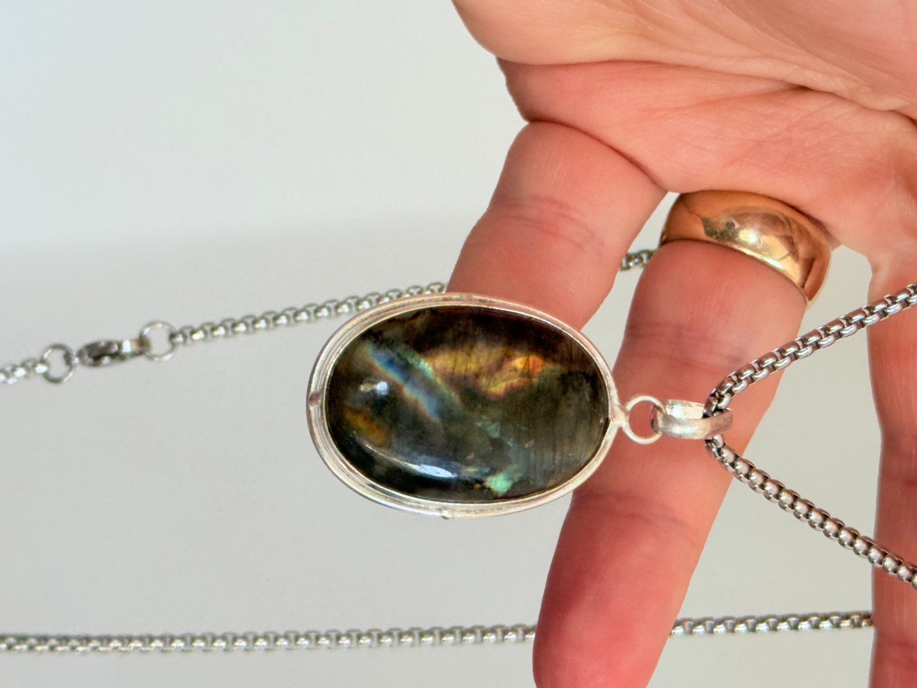 Catenine: Collier pendentif Labradorite - Élégance brute – Nuovo e nell'imballaggio originale da Genève venduto da AWWA 5