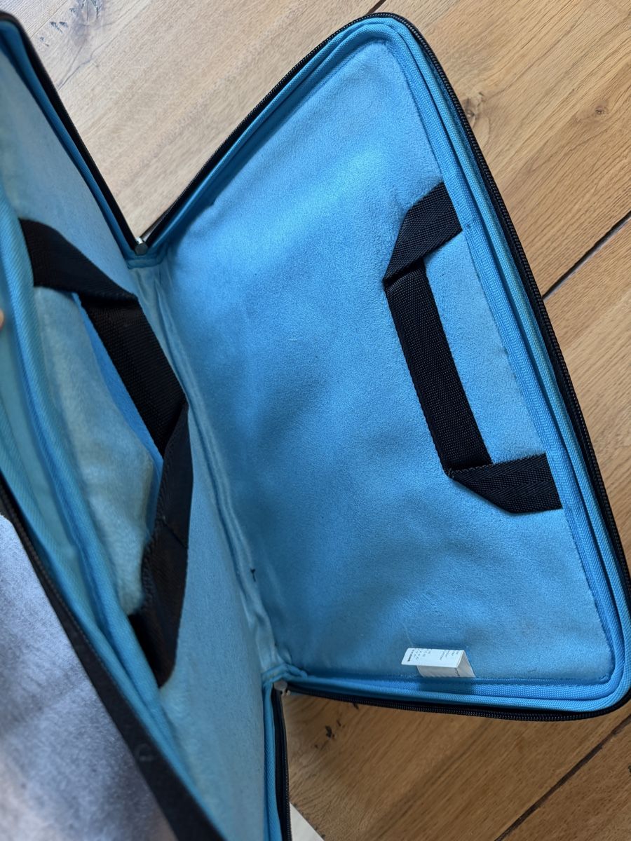 Covers & Borse: Laptop Schutzhülle – Usato da Zürich venduto da ali_9qm9 1