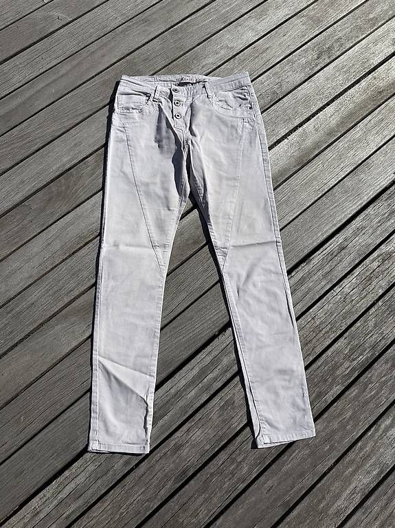 Please Jeans Pantalons: Hose - Marke: PLEASE - Grösse: S - Grau – D'occasion à St. Niklausen LU par Sundy01