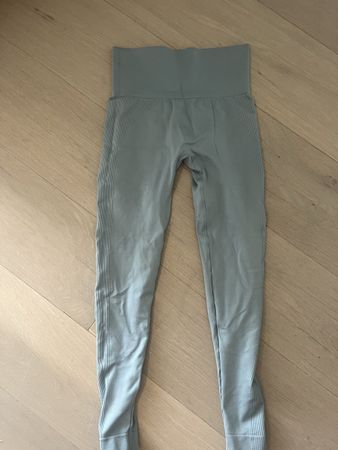 Set Active Leggings in Sage - Grösse S - Neuwertig!