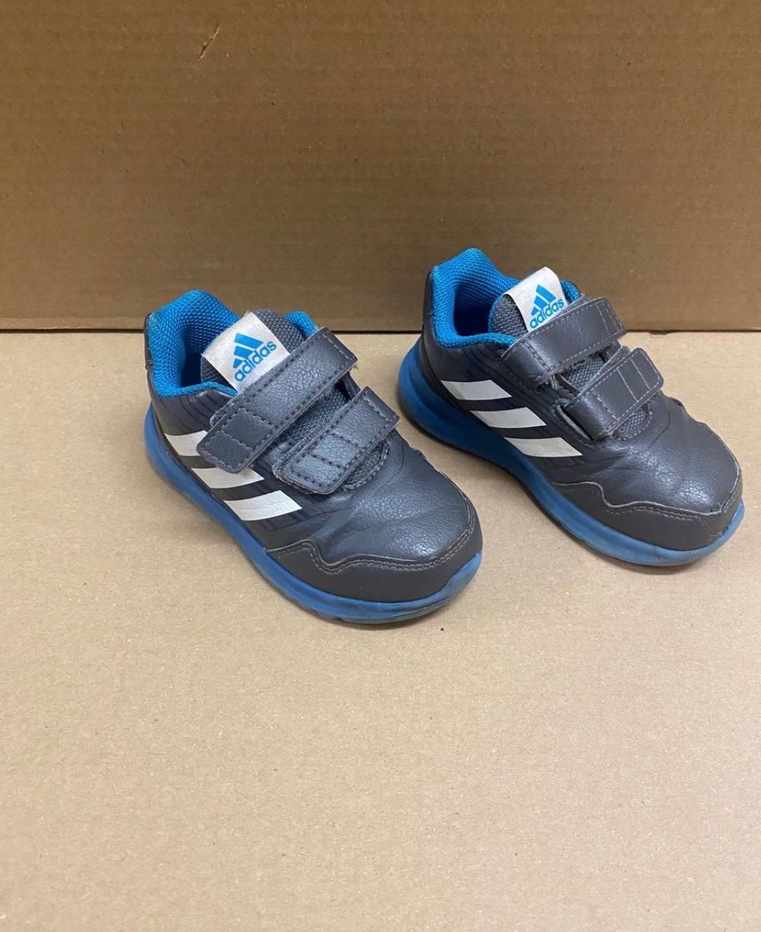 Adidas Scarpe per ragazzi: Kinder Schuhe Grösse 23 – Usato da Zürich venduto da zd_1965