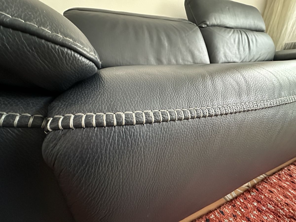Conforama Sofas: 3er Sofa Conforama Belluno Leder NightBlue – Gebraucht aus Boppelsen von Schoggo3 2