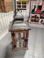 Laterne  aus Holz Metall Glas für ein Kerzenlicht