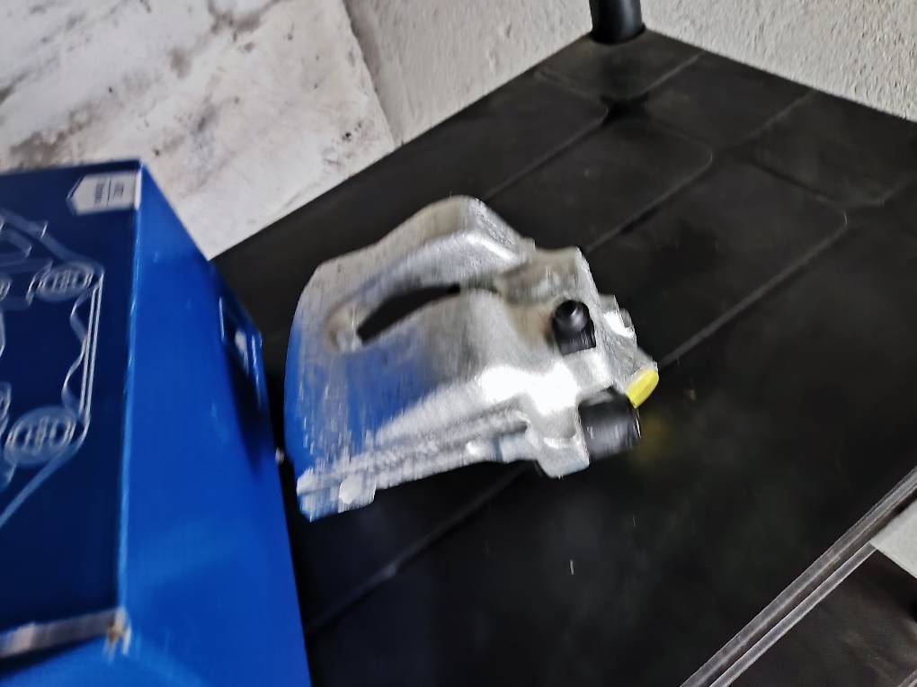 Toutes les pièces auto: Bremssattel Bmw E46 320i – Neuf avec emballage d'origine à Wattwil par Adnit23 2