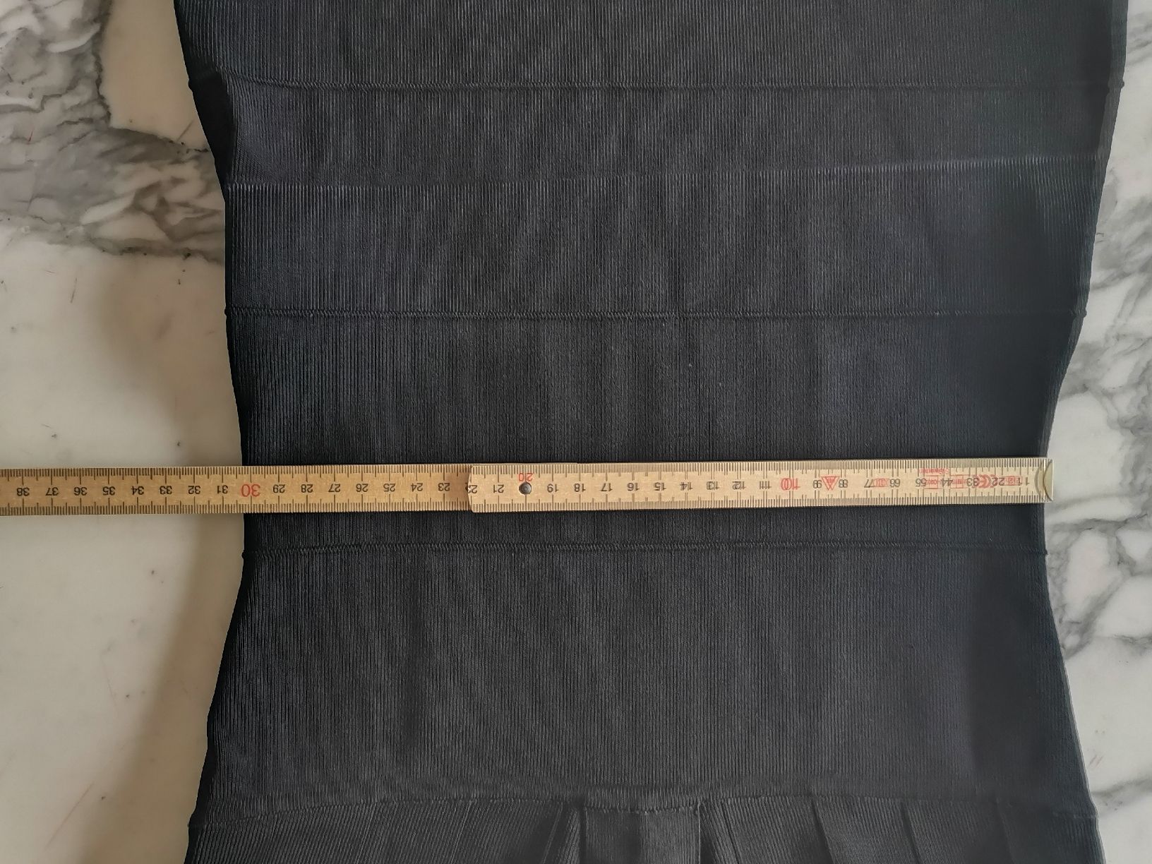 Guess Vestiti: Guess, Bondage Kleid – Usato da Uerikon venduto da pink_flamingo 2