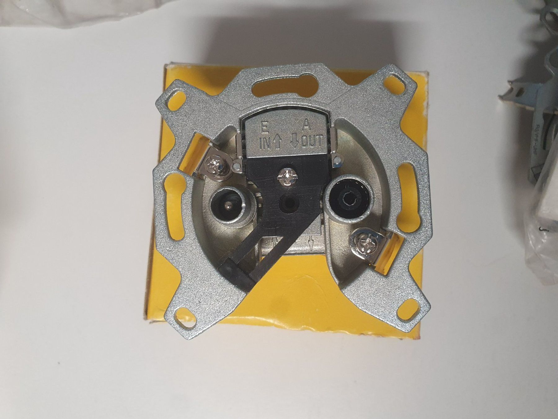 Spine: tv Dose Antennendose catv10 up – Nuovo e nell'imballaggio originale da Zürich venduto da Alibaba1234
