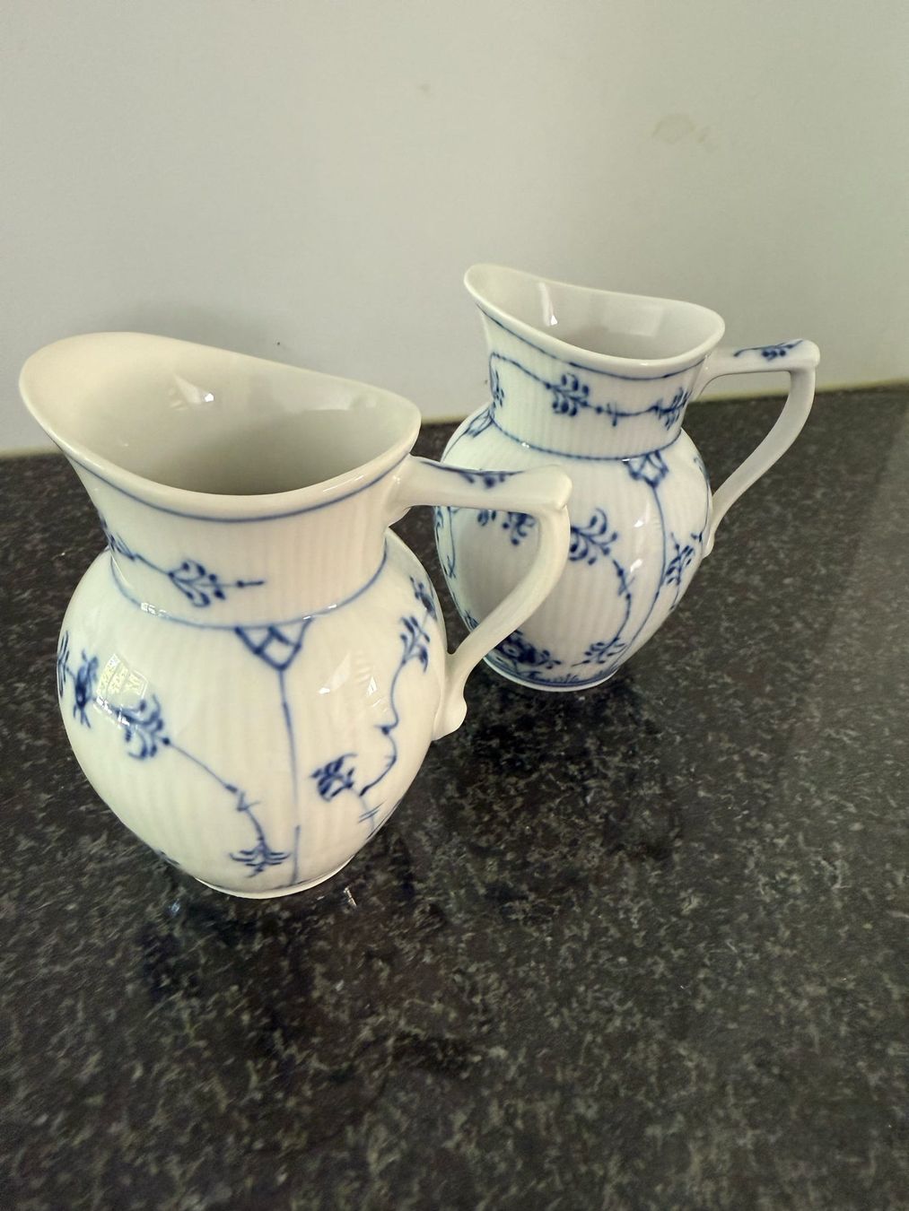 Royal Copenhagen Caraffe: Royal Coppenhagen Milch-/ Rahmkrüge 200ml – Usato da Schaan venduto da ali_km9b