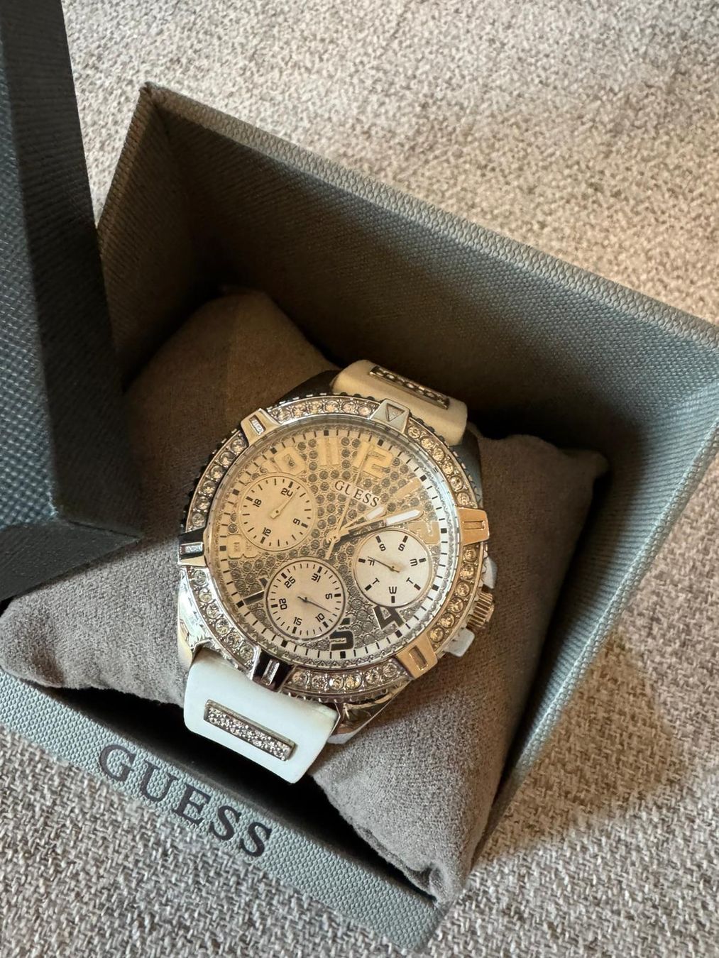 Guess Montres: Guess Uhr – Neuf (Voir description) à Altstätten SG par mon_nm2f 1