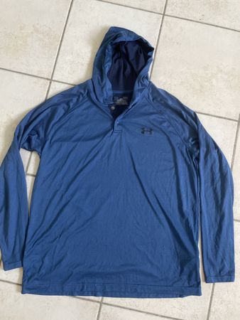Under Armour Kapuzenpullover Gr. L, HeatGear, Atmungsaktiv