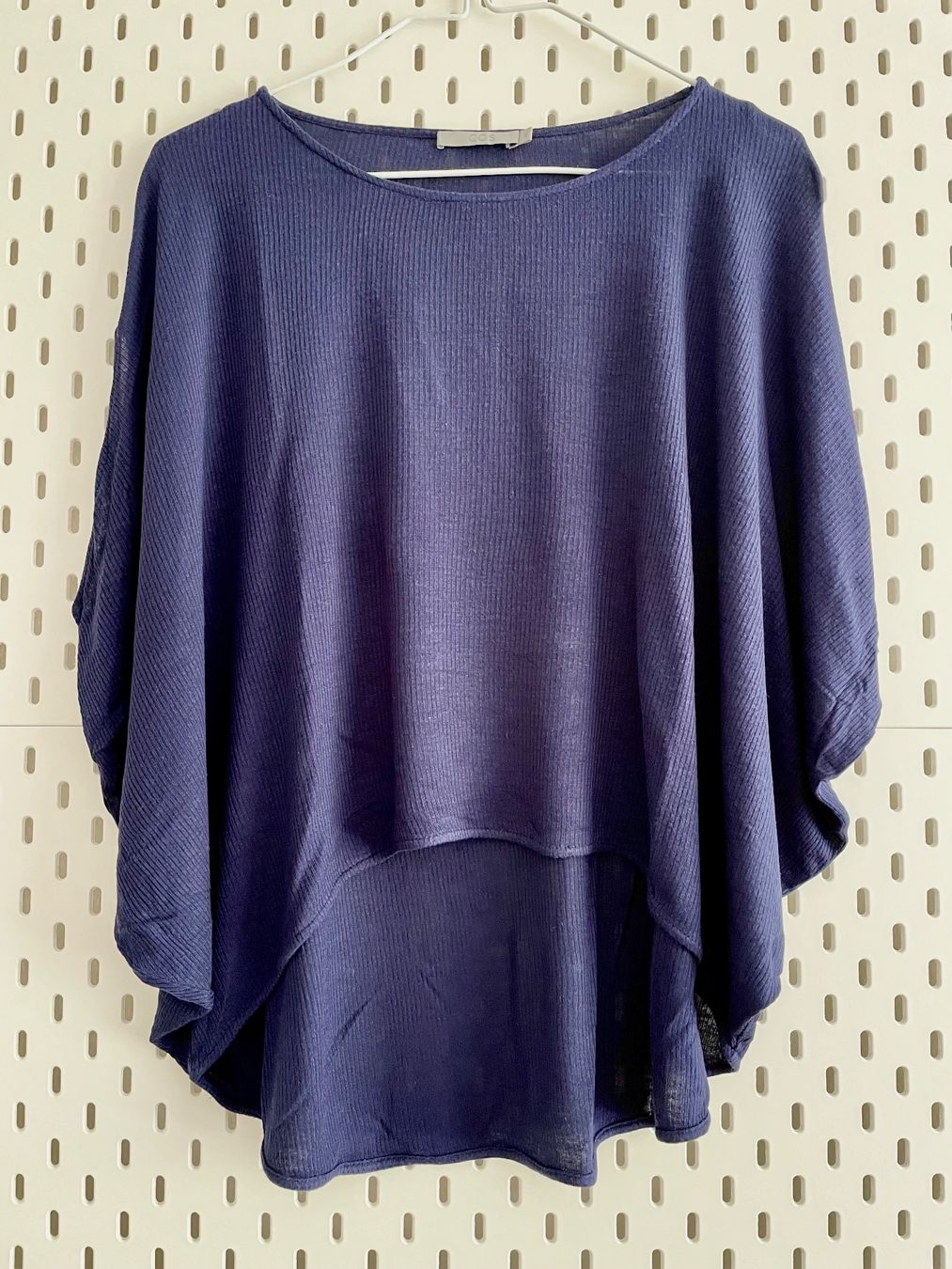 Cos T-shirt: COS circle shirt XS – Usato da Zürich venduto da hol_bc6v 1