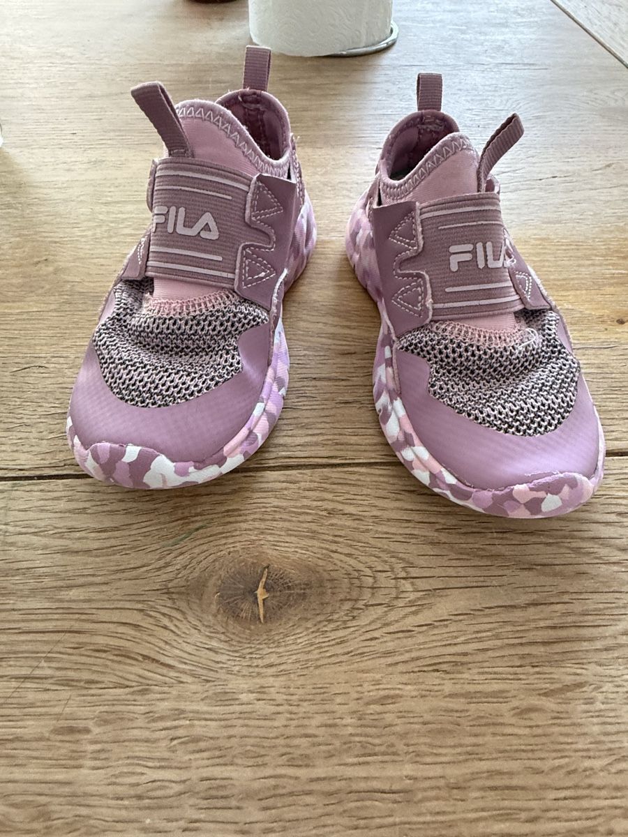 Scarpe per ragazze: Fila SlipIn Sneakers – Usato da Dällikon venduto da vis_cvd5