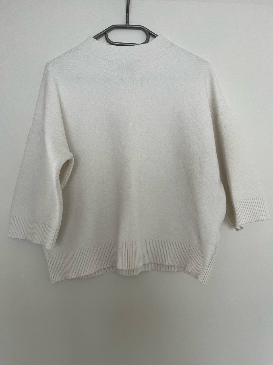 Pullover & Sweatshirts: Pullover One Size, Farbe weiss – Gebraucht aus Triesen von dardaleni