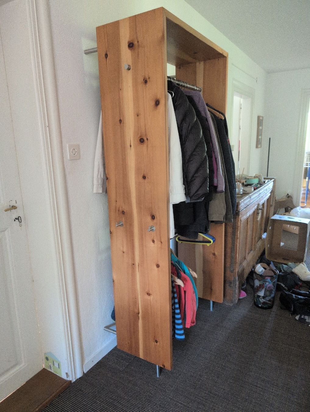 Guardaroba: Arvenholz Garderobe – Usato da Winterthur venduto da Uprobst 1