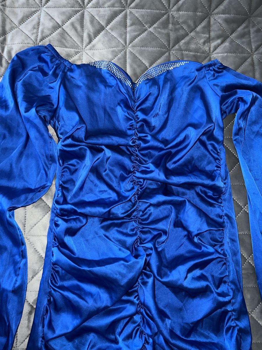 Robes: Kleid – Neuf (Voir description) à Tann par ivr_2vs 1