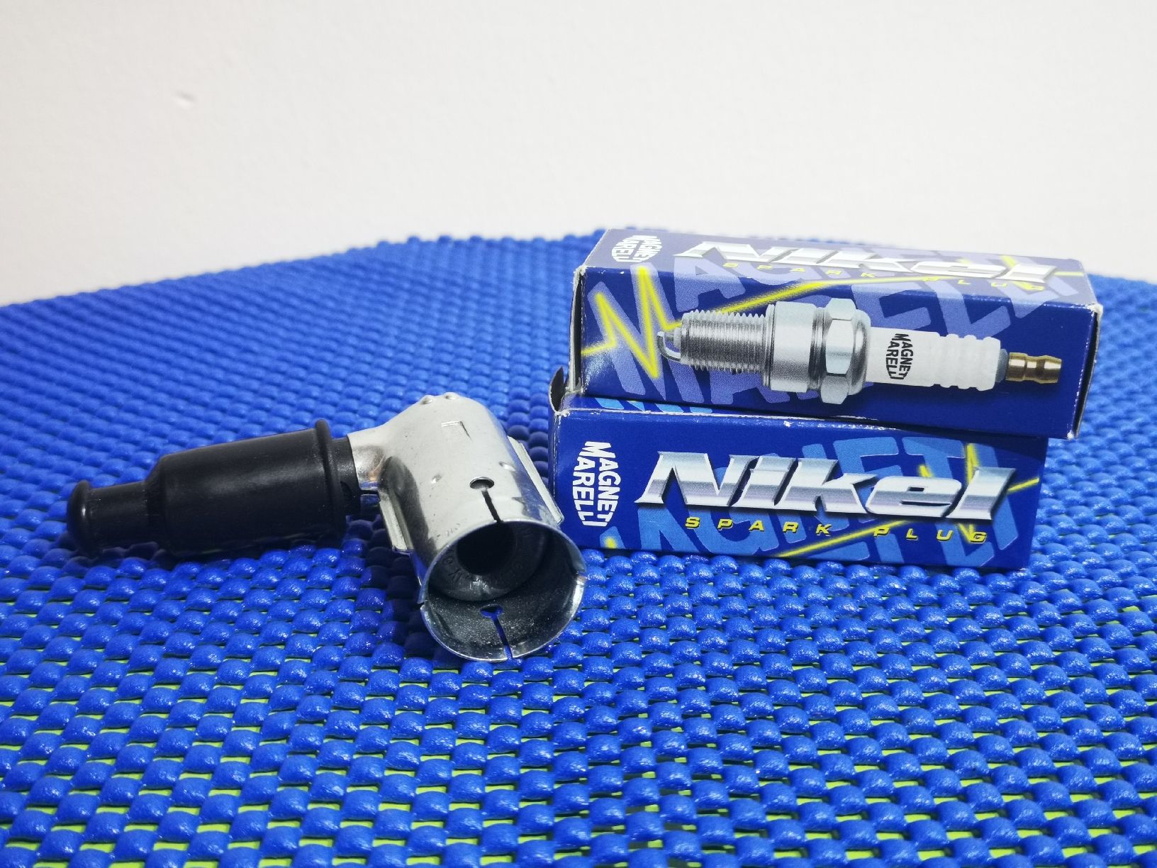 Tutti i ricambio per moto: BERU Zündkerzenstecker & 2 Zündkerzen - Neu – Nuovo (secondo la descrizione) da Crissier venduto da froerli 3
