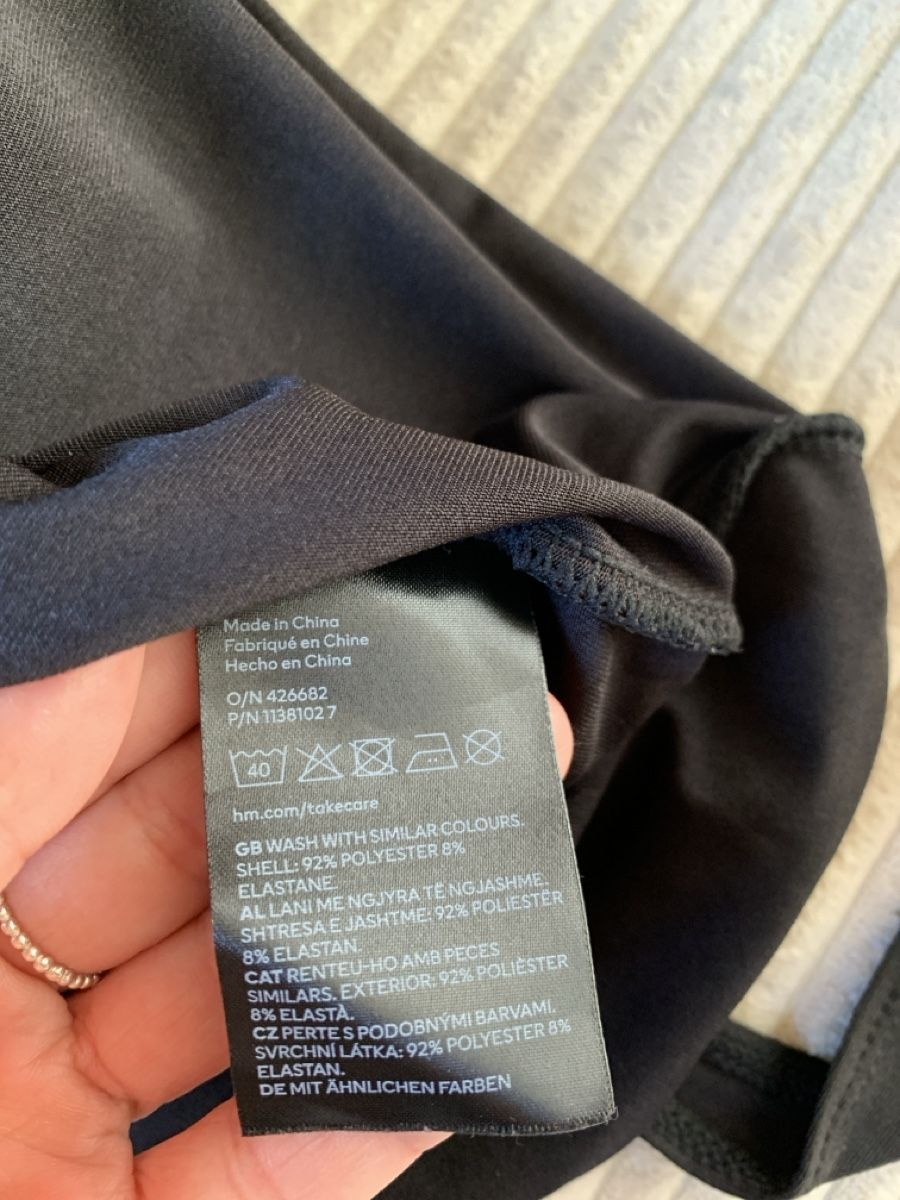 H&M Top: Body noir H&M – Usato da Prangins venduto da val_2c72 4