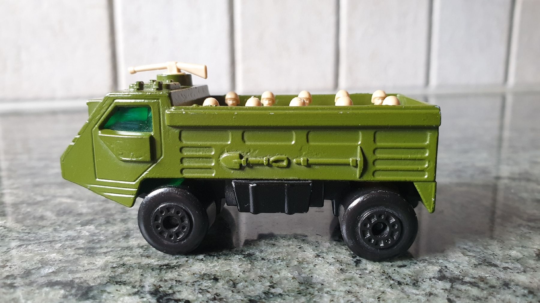 Matchbox Modellini d'auto: MATCHBOX LESNEY 1976 ARMEE PERSONEN-TRANSPORTER – Nuovo (secondo la descrizione) da Wengi b. Büren venduto da Ot1000 3