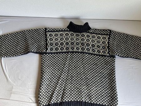 Handgefertige Winter-Pullover mit Norwegermuster, Gr. XL