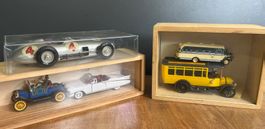 5 Modellautos in Holzboxen – Oldtimer, Cadillac & Buss