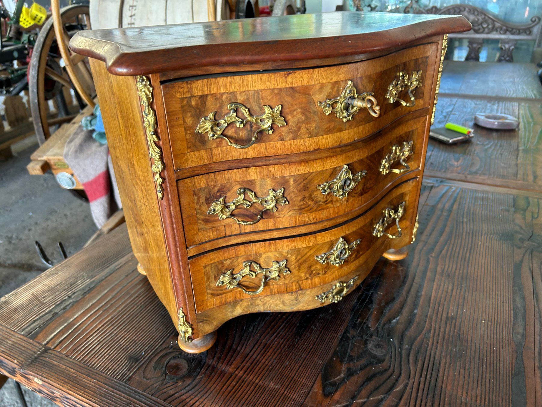 Kommoden: Wundervolle Louis XV Barock Modellkommode – Gebraucht aus Sugiez von brockicenter 2