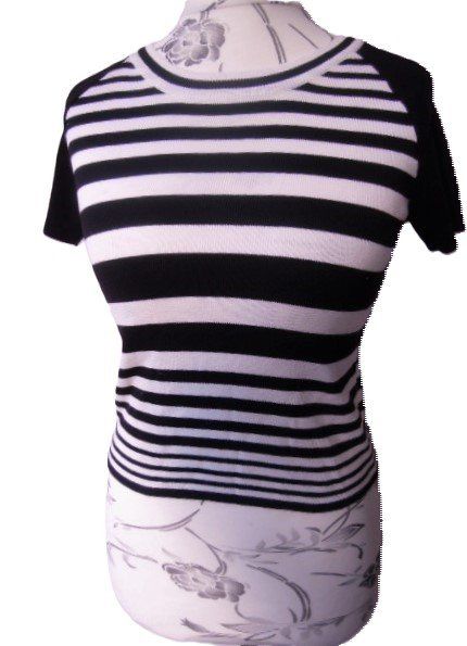 Pulls & Sweat-shirts: Gr. 36 38 s.Masse kesser Ringel Pulli  kurzarm black & white – D'occasion à Basel par FRAU.ZAUBER.MOND 2