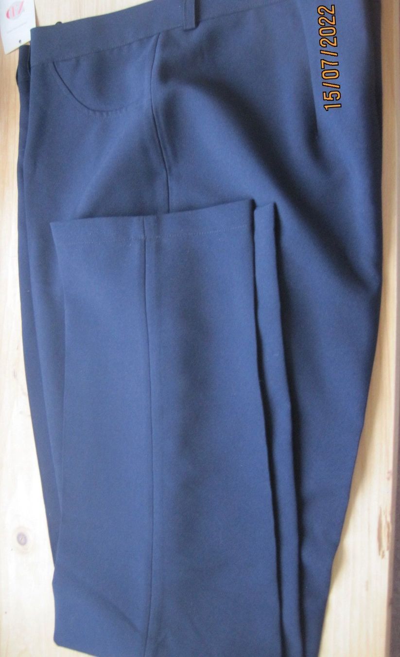 Hosen: Leichte Damenhose NEU   Grösse   50/52 – Neu (gemäss Beschreibung) aus Huttwil von Sommerhaus 1