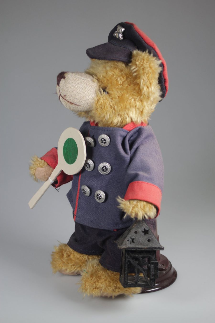 Giocattoli: Vintage Teddybär mit Laterne und Uniform – Usato da Basel venduto da IRMAundFRED 1