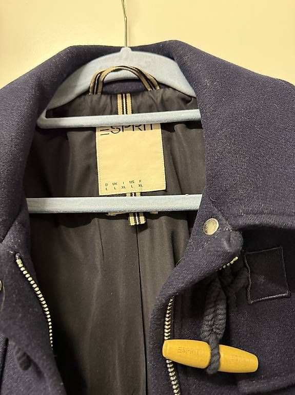 Esprit Manteaux: Schöner Wintermantel von Esprit Grösse L – D'occasion à Zuzwil SG par zubibonanza 3