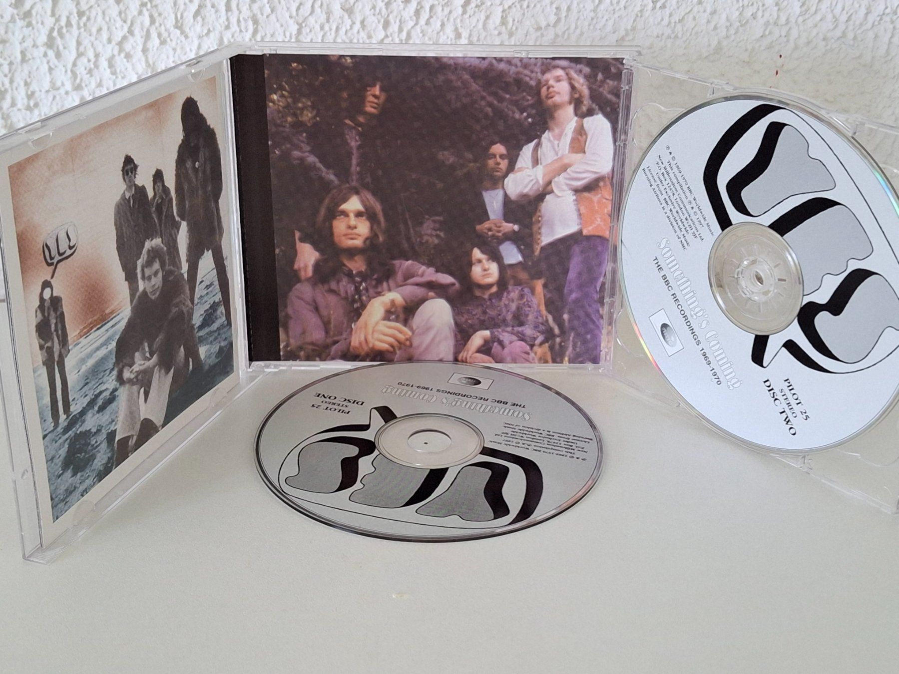 CDs: 2CD YES - Something's Coming - BBC Recordings 1969-70 CD – Gebraucht aus Aarberg von Jackup1 3