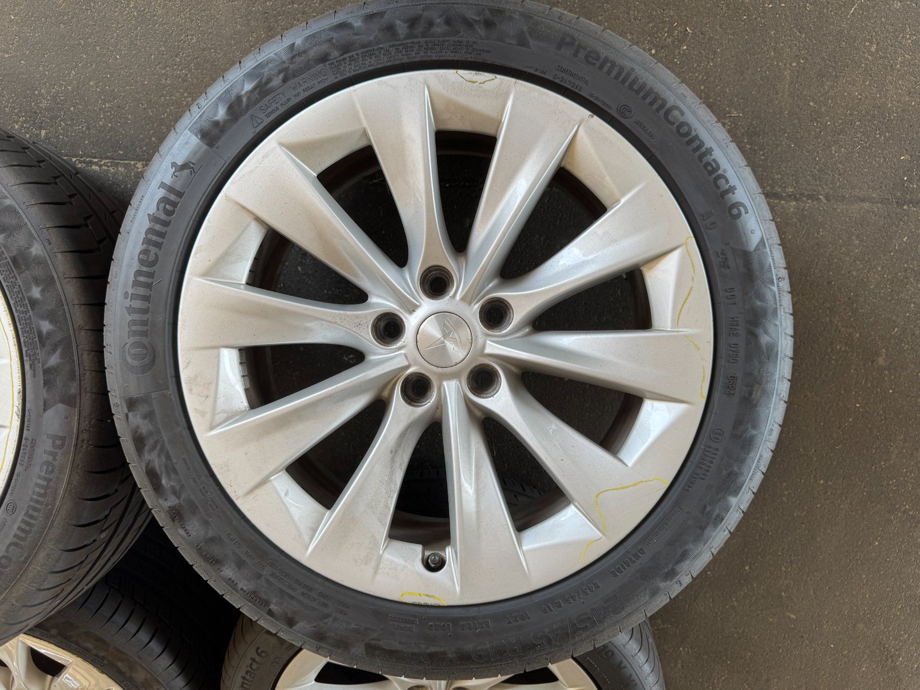 Tesla Felgen: Tesla Model X Räder – Gebraucht aus Basel von rav_csh6 1