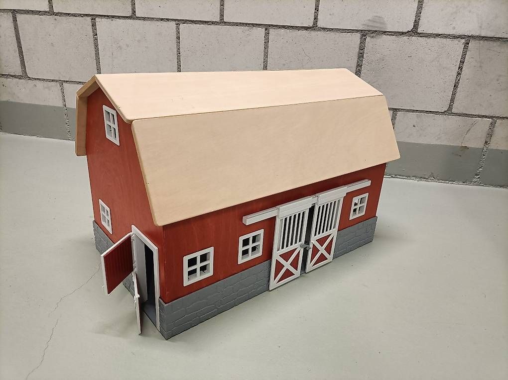 Spielzeuge: Spielzeug-Stall für Kinder – Gebraucht aus Luzern von laraens
