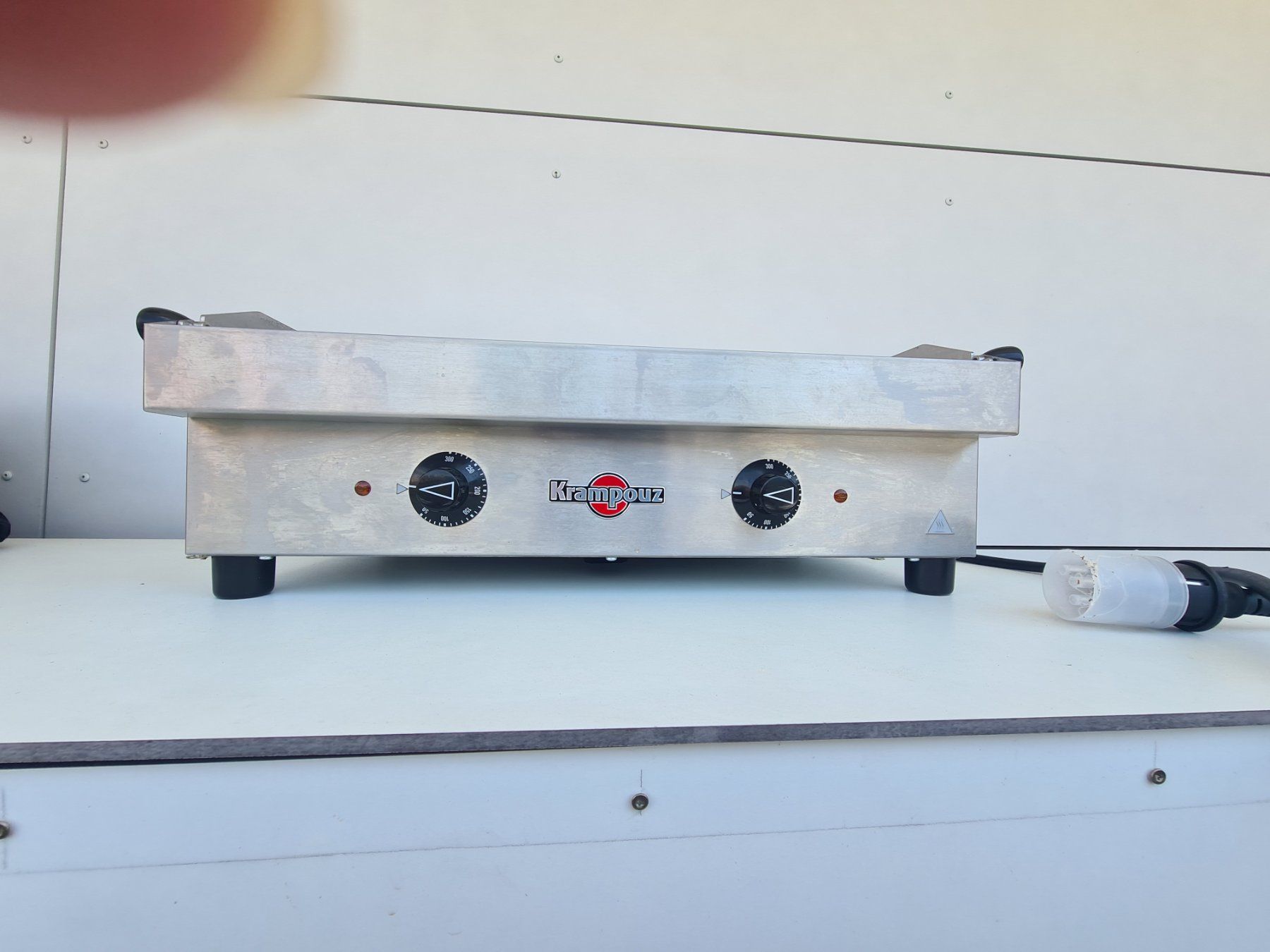 Griglie: Elektrische Plancha Inox – Usato da Binz venduto da Kuchulu 2