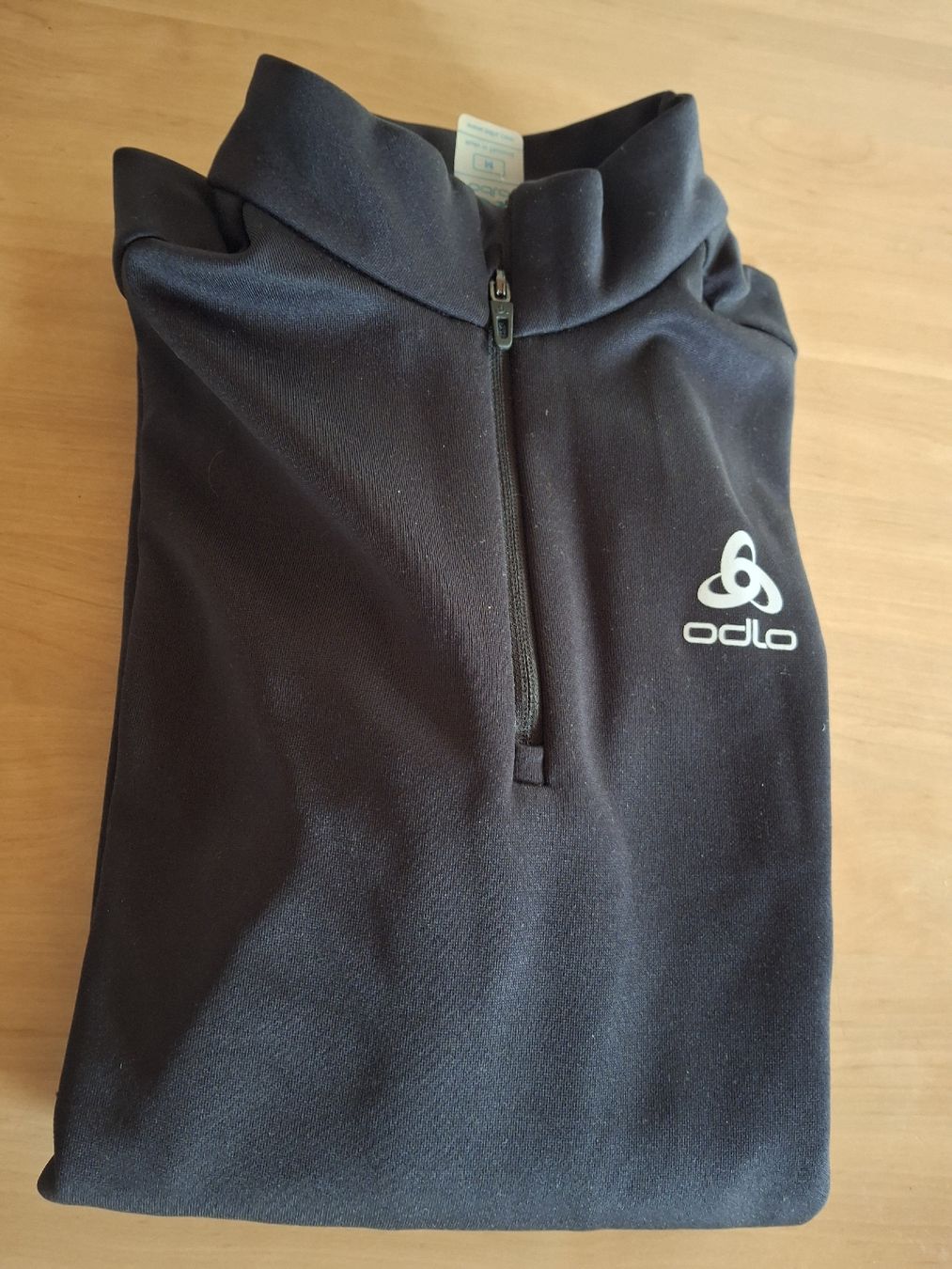 Odlo Pulls & Sweat-shirts: Pull marque Odlo noir avec fermeture éclair taille M – D'occasion à Villiers par san_jn5w 7