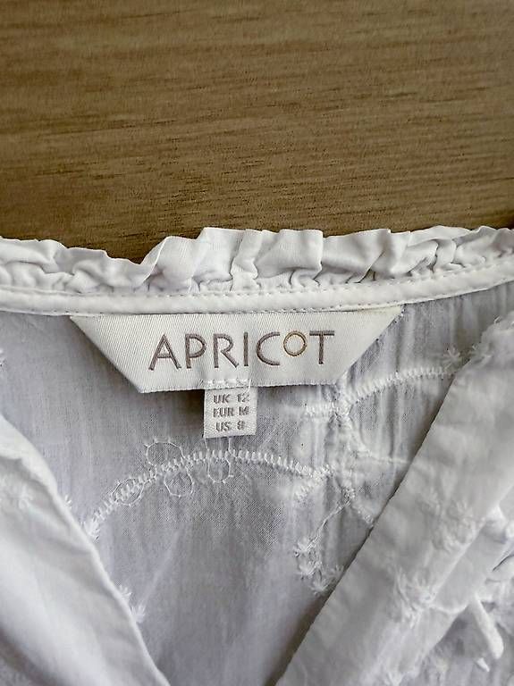 Blusen: Weisse bestickte Bluse – Gebraucht aus Luzern von arl_bgv9 2