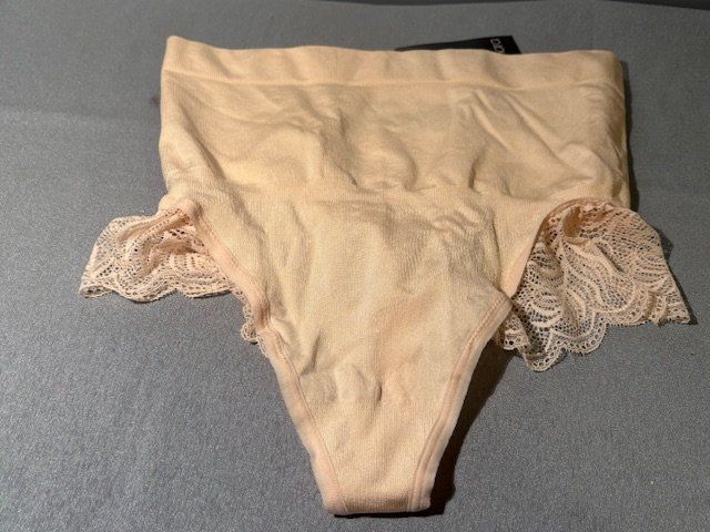 Sonstige Unterwäsche: Esmara Shapewear Formstring - STRING Mieder - Gr.44/46 - NEU – Neu und originalverpackt aus Kriegstetten von Dorothy66 2