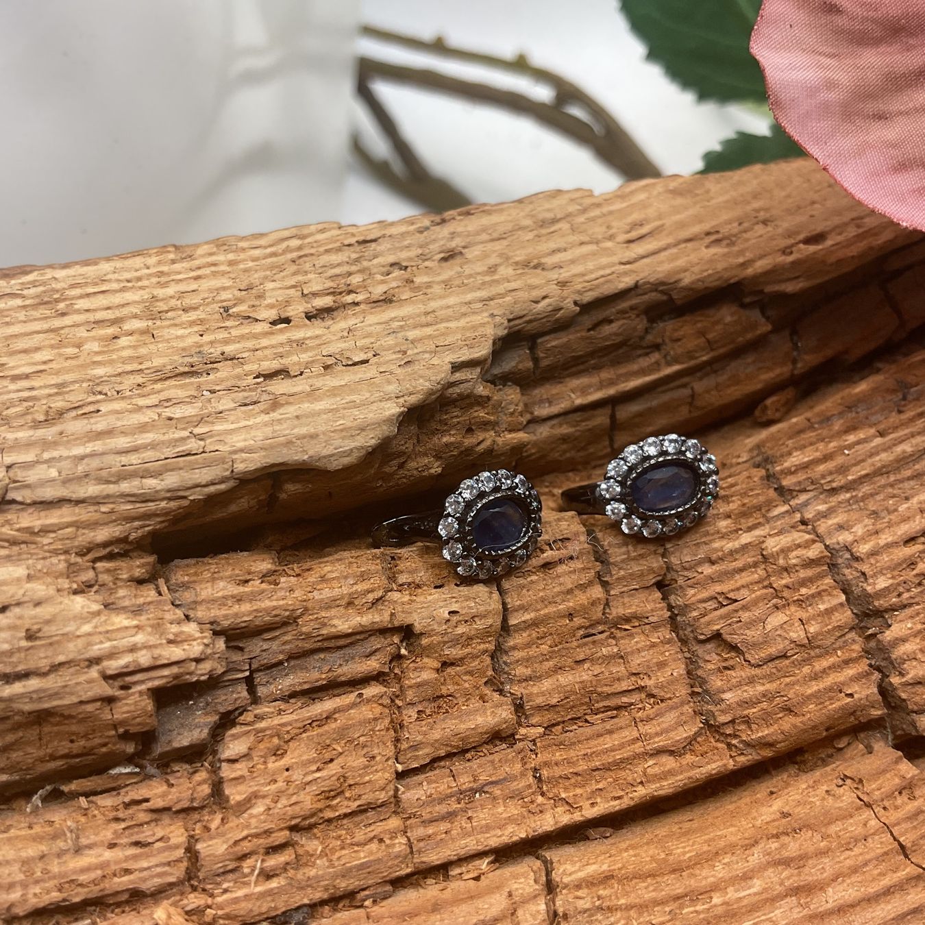 Ohrringe & -stecker: Ohrstecker mit Saphir, Sterlingsilber geschwärzt – Neu (gemäss Beschreibung) aus luzern von Alpendorf1 2