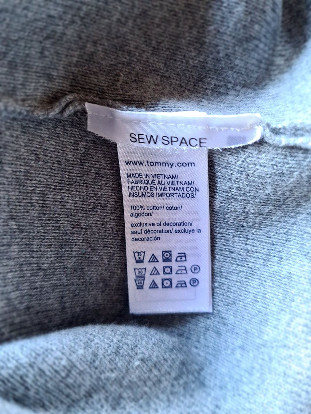 Tommy Hilfiger Maglioni & Felpe: Pull gris Tommy Hilfiger, taille M – Usato da le landeron venduto da canette 6
