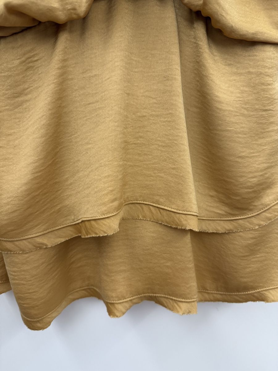 Top: BCBG Maxazria Top XS Gold – Nuovo (secondo la descrizione) da Zürich venduto da WomenMenKidsClothes 5