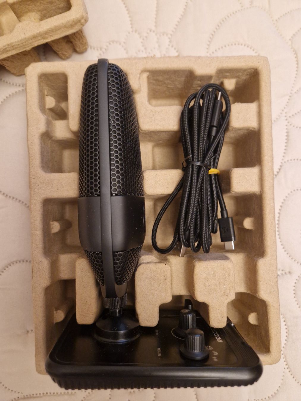 Microfoni: Roccat Torch Streaming Tisch-Mikrofon USB-C – Nuovo (secondo la descrizione) da Basel venduto da TheThimmins 1