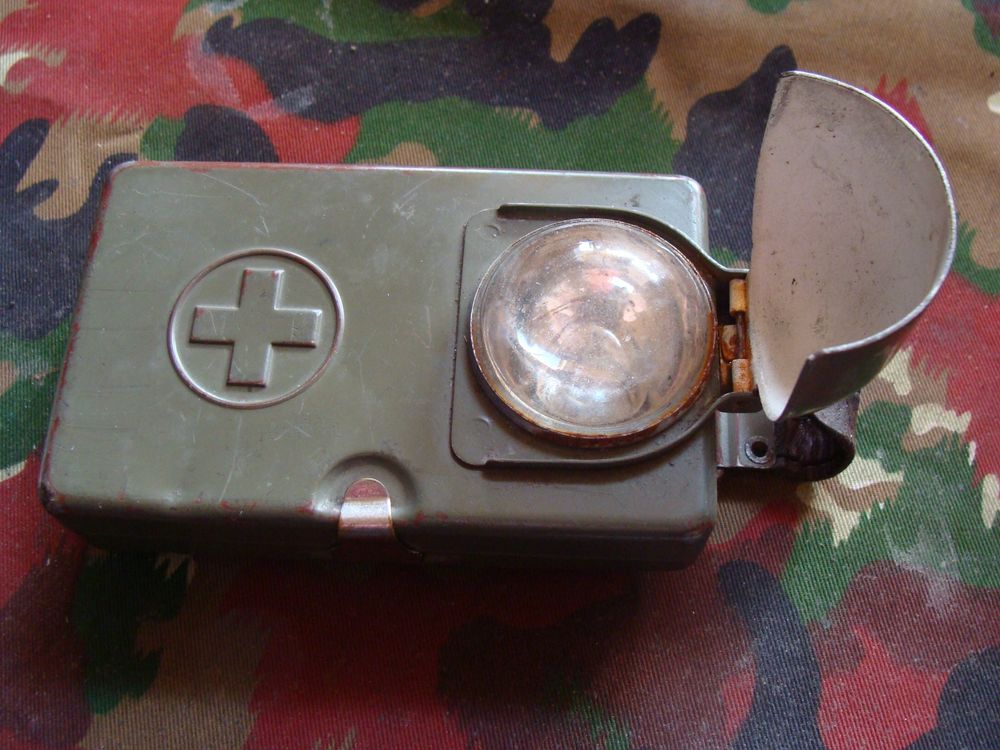 ancienne petite lampe de poche mazda bleu / | France